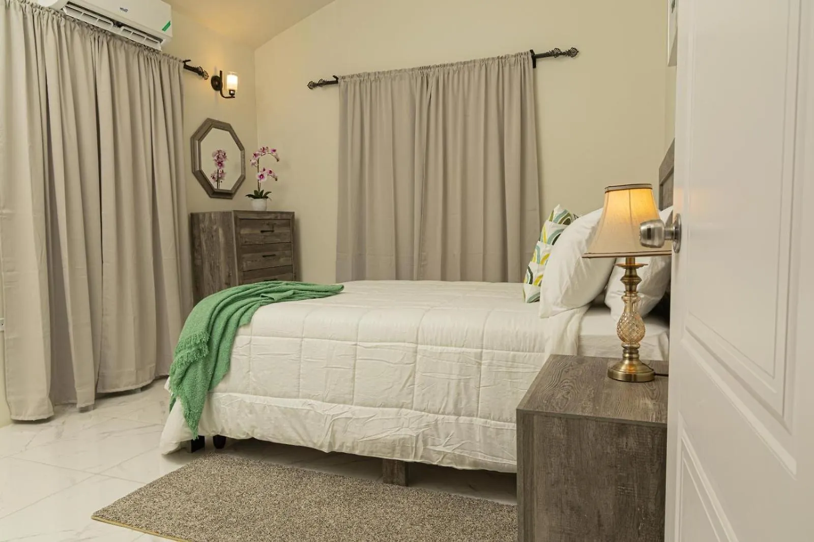 Holiday home Phoenix Park Villas - Portmore - 10Mins To Beach