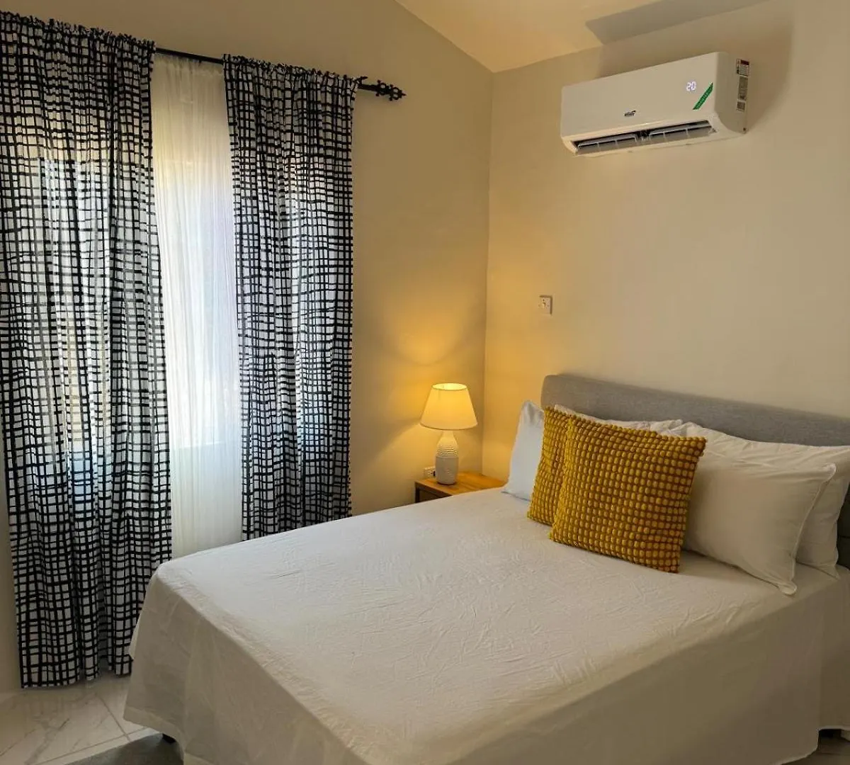 Phoenix Park Villas - Portmore - 10Mins To Beach Jamaica